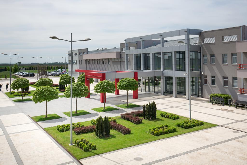 Hotel Srbija Lux ستارا بازوفا المظهر الخارجي الصورة